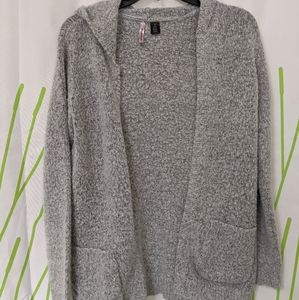 Cozy hooded sweater size small, soft